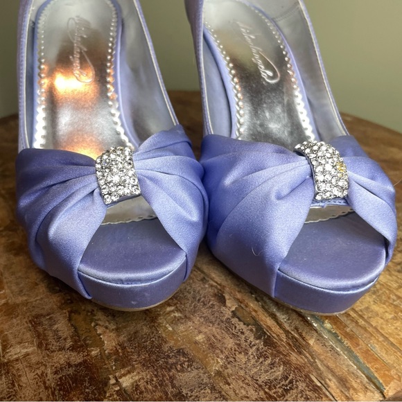 Michelangelo Diana Lavender Satin High Heels Rhinestone Embellishment Sz 7.5 M - Picture 6 of 13